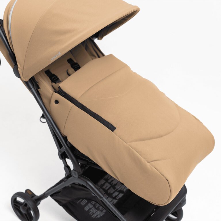 Matching leg cover on the Sia seat